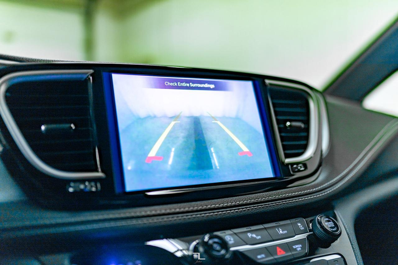 2023 Chrysler Pacifica Touring Power Doors BCam Red Deer AB