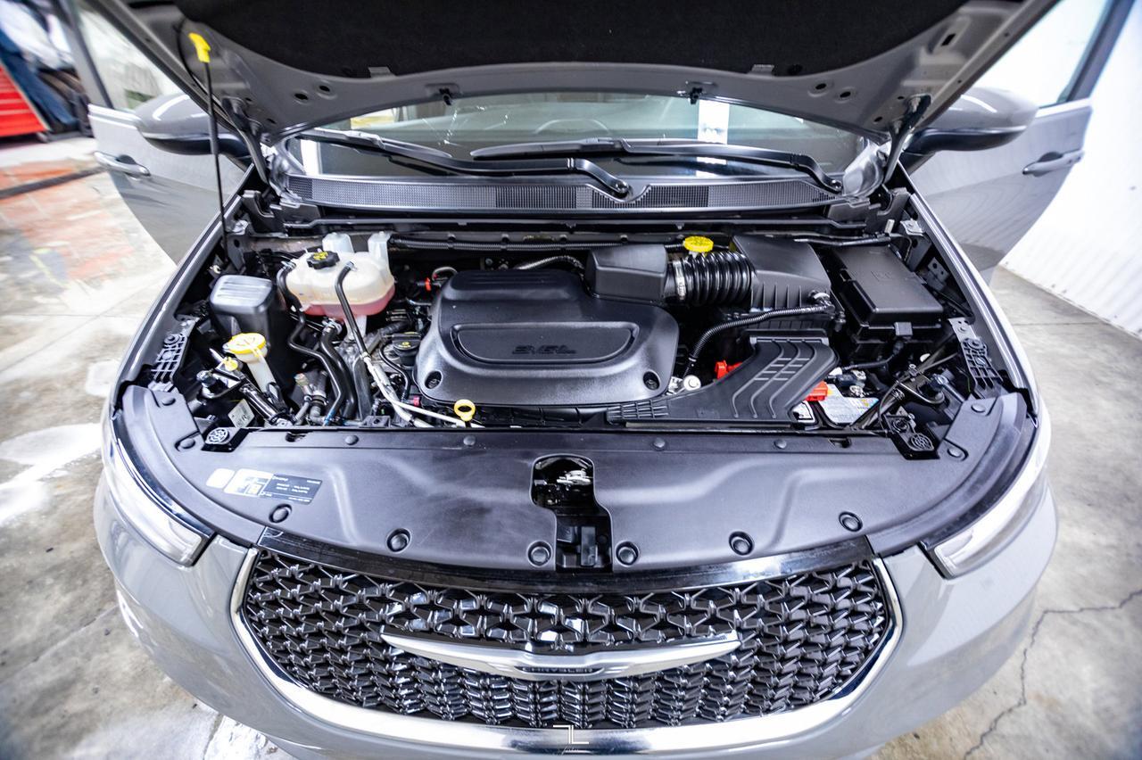 2023 Chrysler Pacifica Touring Power Doors BCam Red Deer AB