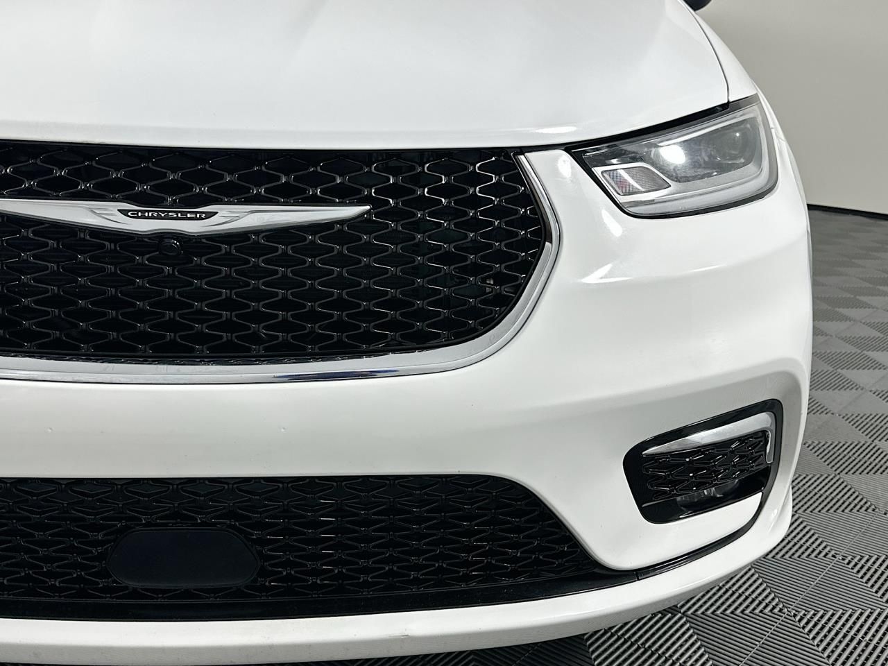 2023 Chrysler Pacifica Touring Tacoma WA