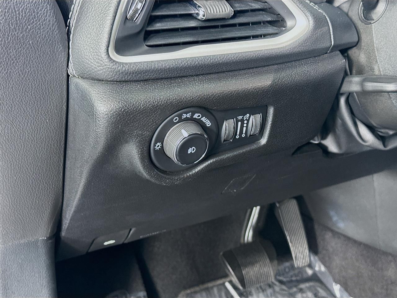 2023 Chrysler Pacifica Touring Tacoma WA