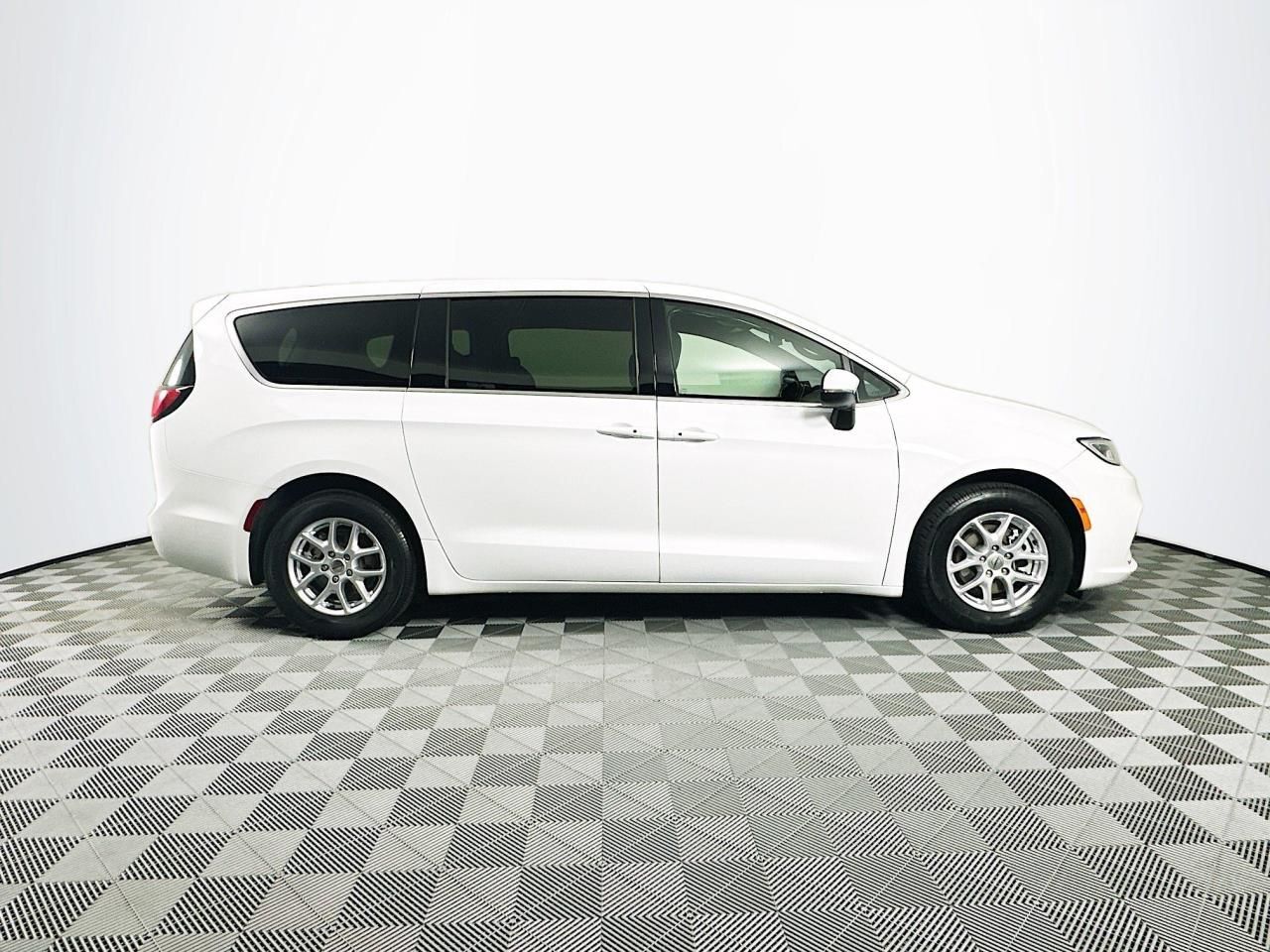 2023 Chrysler Pacifica Touring Tacoma WA