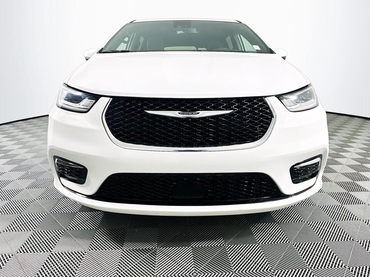 2023 Chrysler Pacifica Touring Tacoma WA