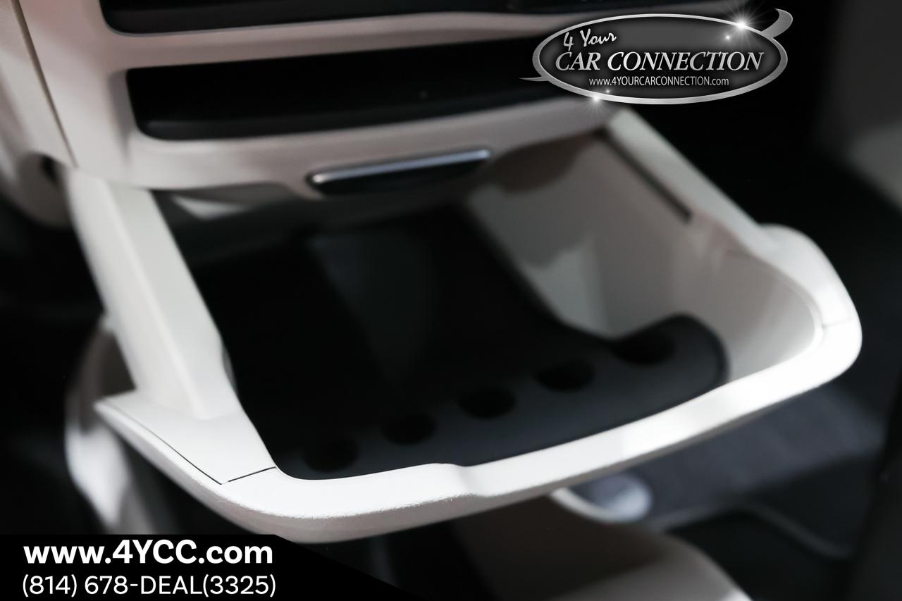 2023 Chrysler Voyager LX 7-Passenger Cranberry PA
