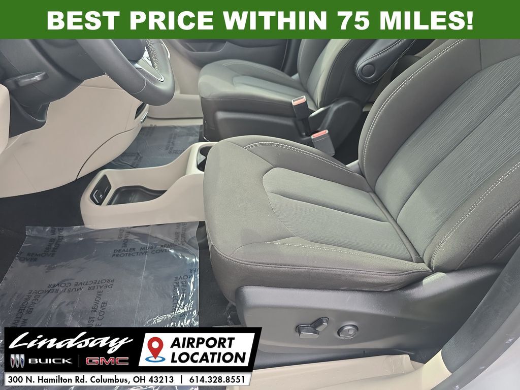 2023 Chrysler Voyager LX Columbus OH