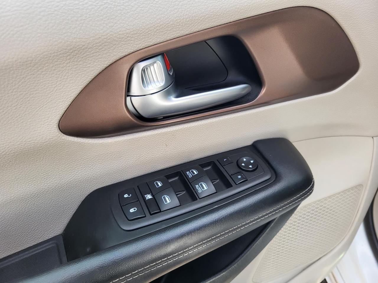 2023 Chrysler Voyager LX FWD Beeville TX