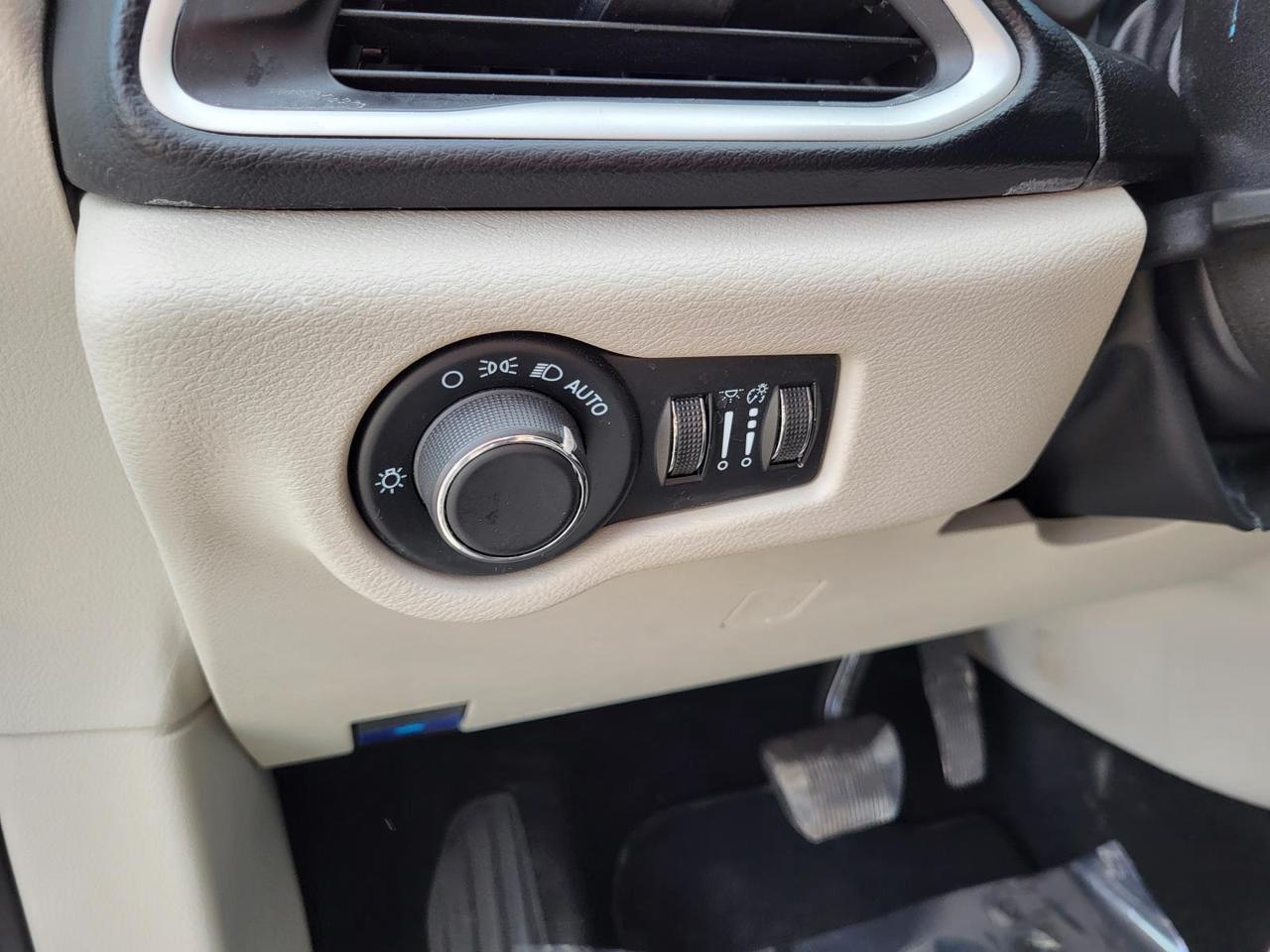 2023 Chrysler Voyager LX FWD Beeville TX