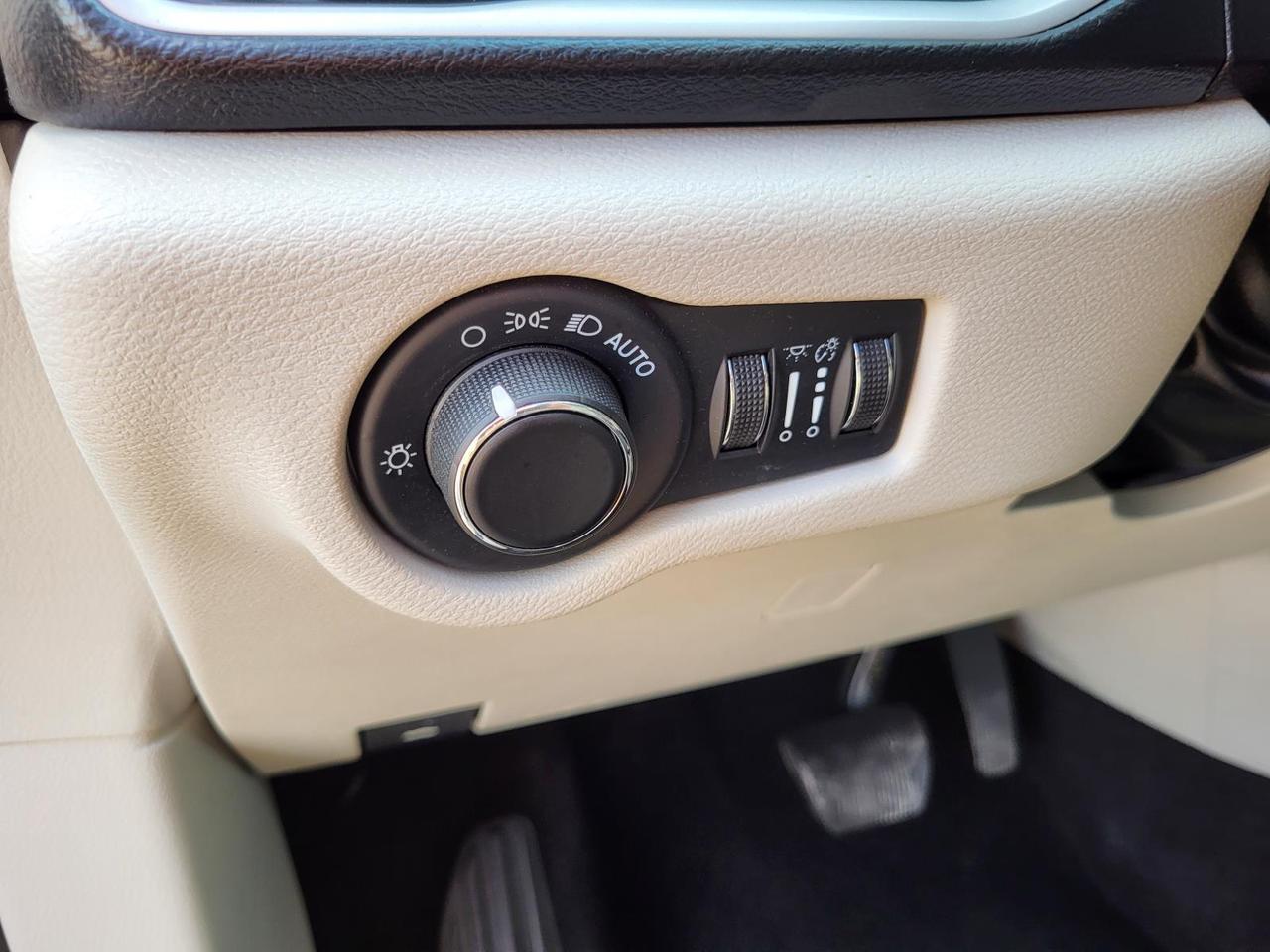 2023 Chrysler Voyager LX FWD Beeville TX