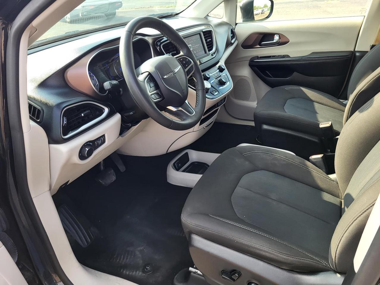 2023 Chrysler Voyager LX FWD Beeville TX