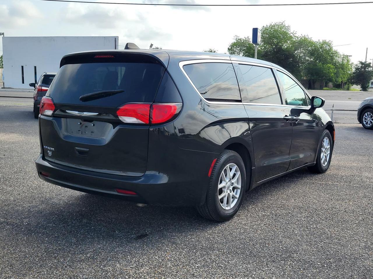 2023 Chrysler Voyager LX FWD