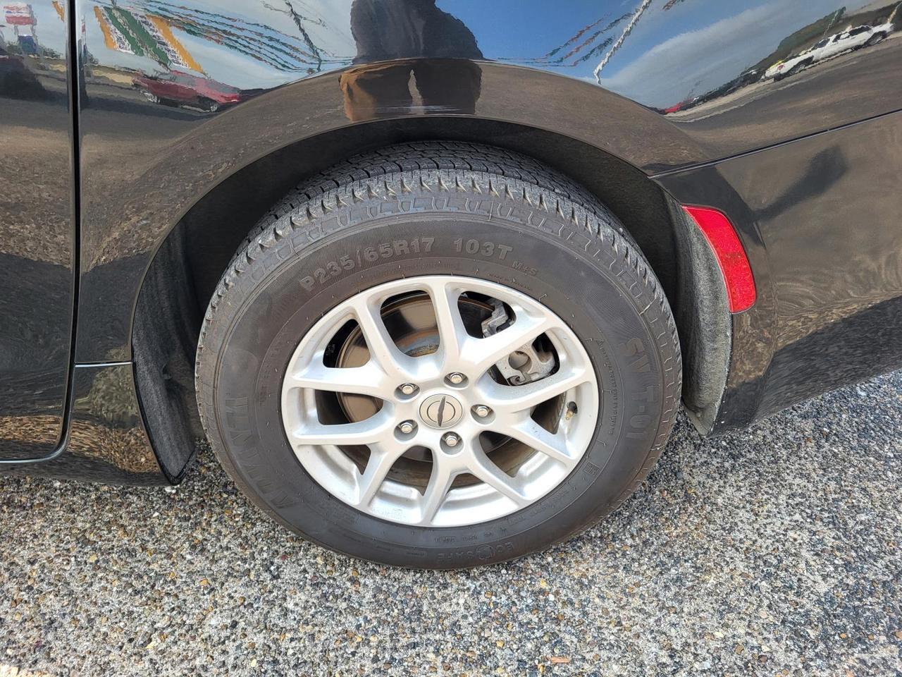 2023 Chrysler Voyager LX FWD Beeville TX