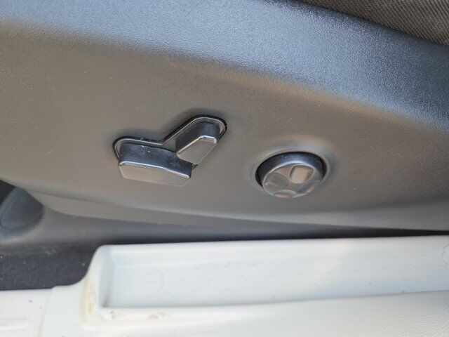 2023 Chrysler Voyager LX Hamburg PA