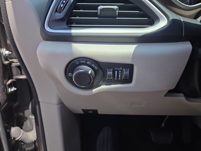 2023 Chrysler Voyager LX Hamburg PA