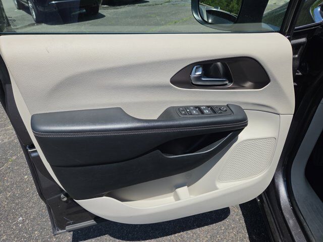 2023 Chrysler Voyager LX Hamburg PA