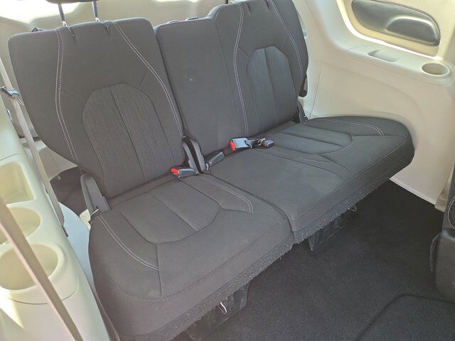 2023 Chrysler Voyager LX Hamburg PA