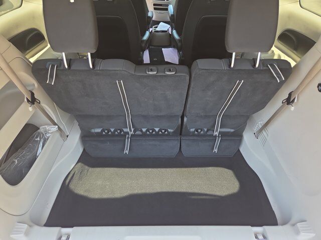 2023 Chrysler Voyager LX Hamburg PA