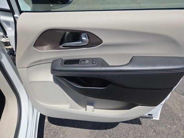 2023 Chrysler Voyager LX Hamburg PA