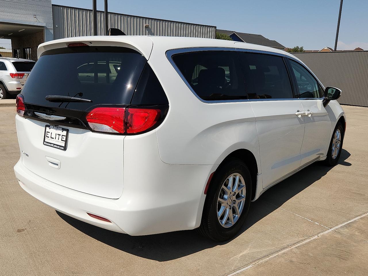 2023 Chrysler Voyager