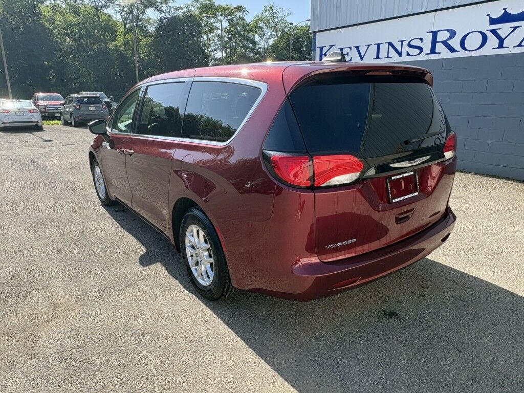 2023 Chrysler Voyager LX Owego NY