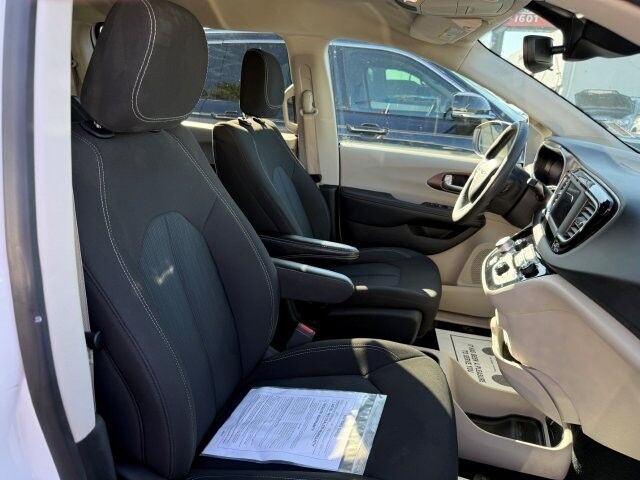 2023 Chrysler Voyager LX Punta Gorda FL
