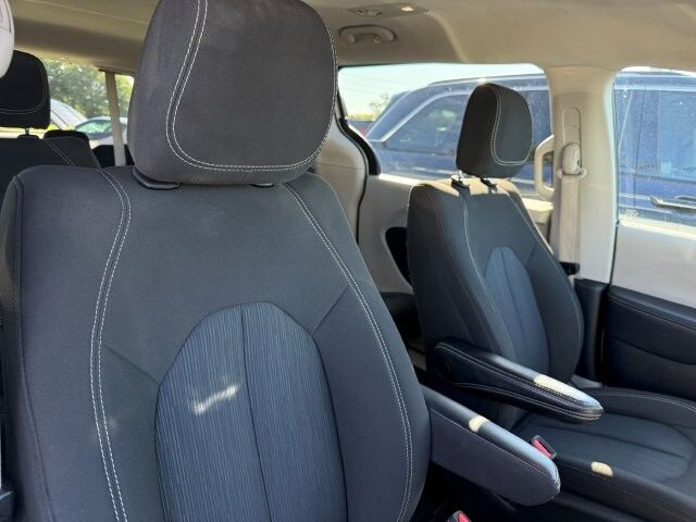 2023 Chrysler Voyager LX Punta Gorda FL