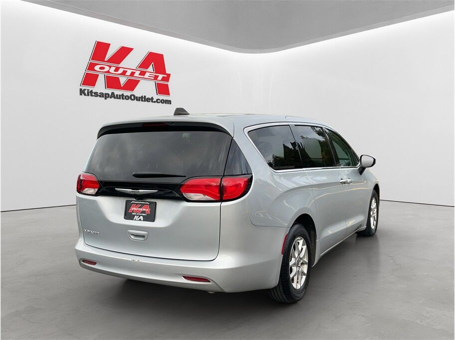 2023 Chrysler Voyager LX Van 4D