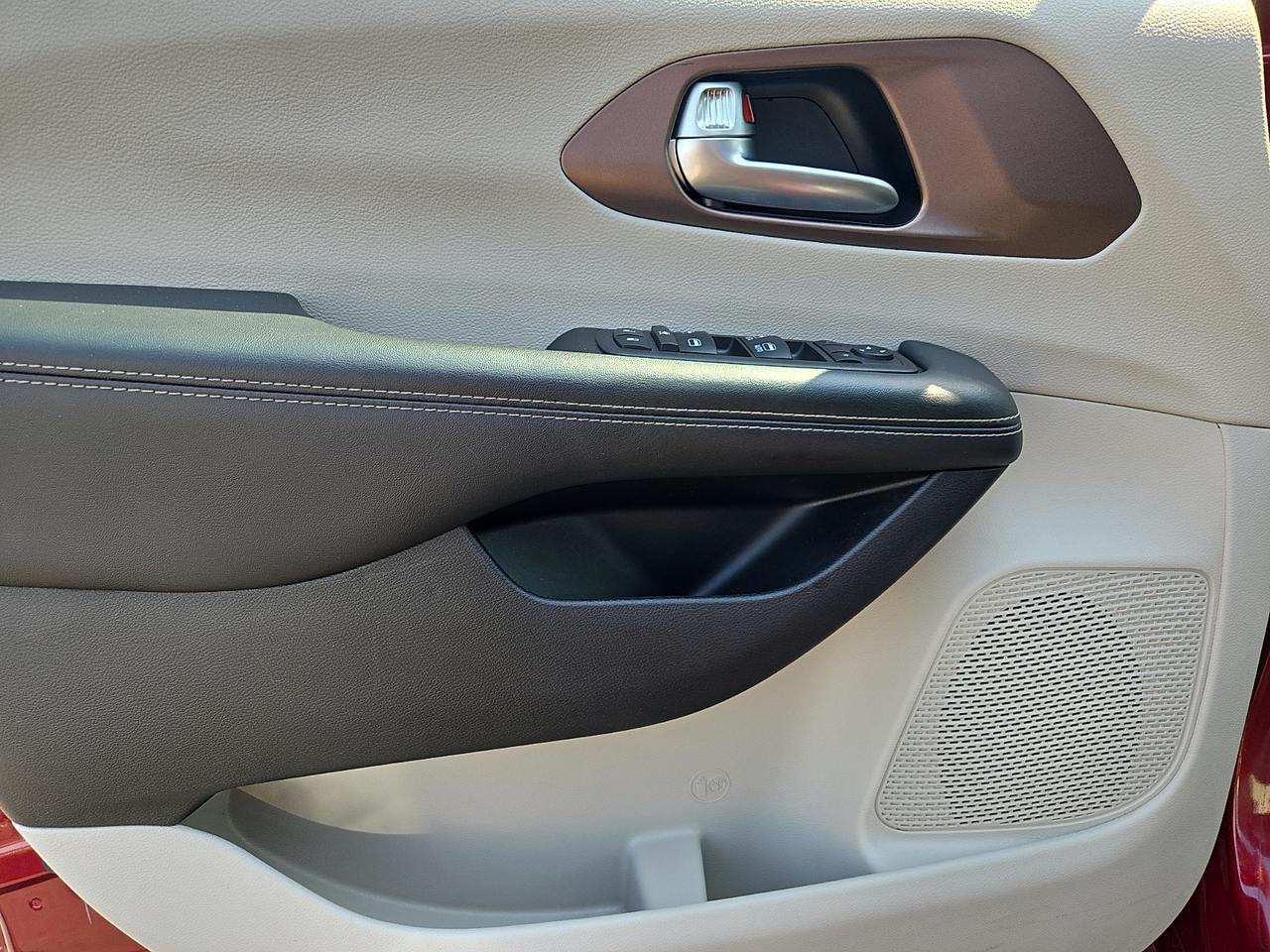 2023 Chrysler Voyager LX Vineland NJ