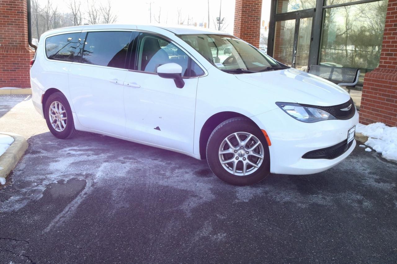 2023 Chrysler Voyager