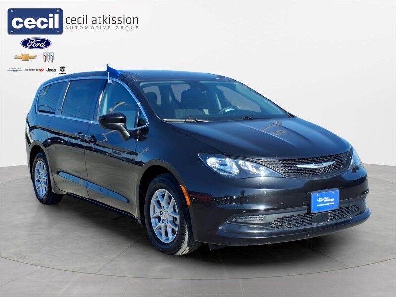 2023 Chrysler Voyager (fleet-only)
