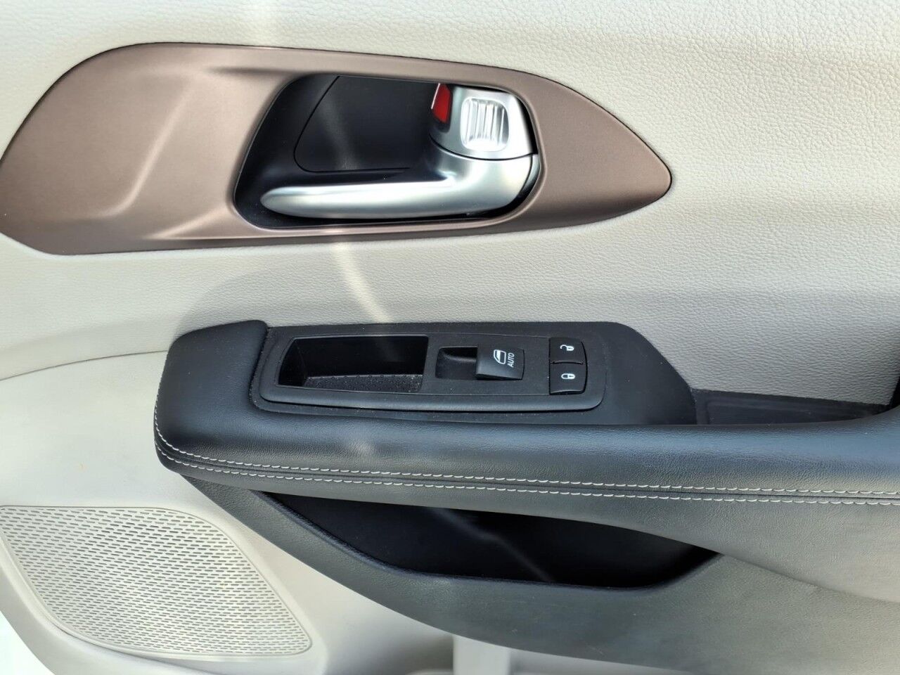 2023 Chrysler Voyager (fleet-only) LX Uvalde TX