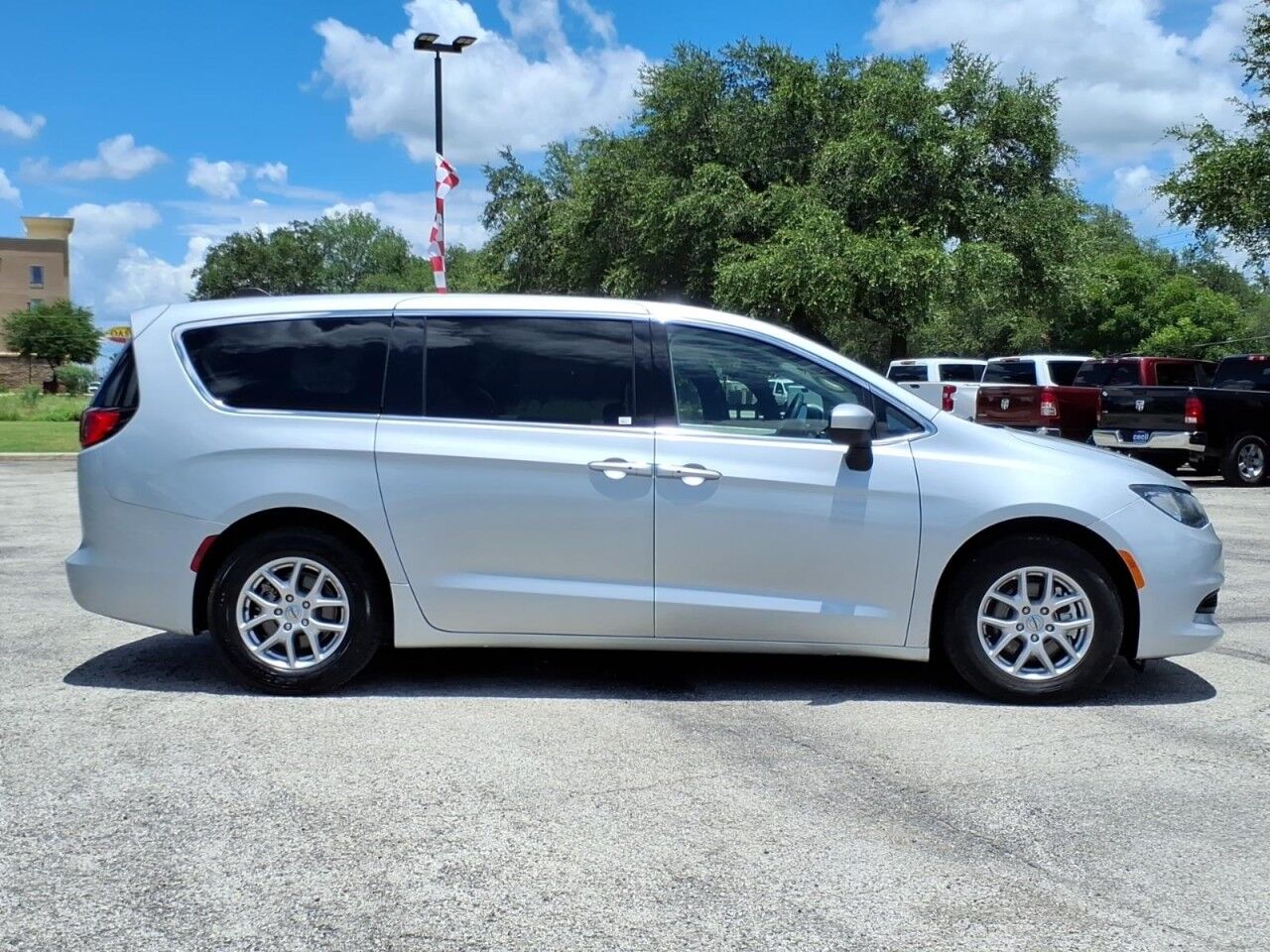 2023 Chrysler Voyager (fleet-only) LX