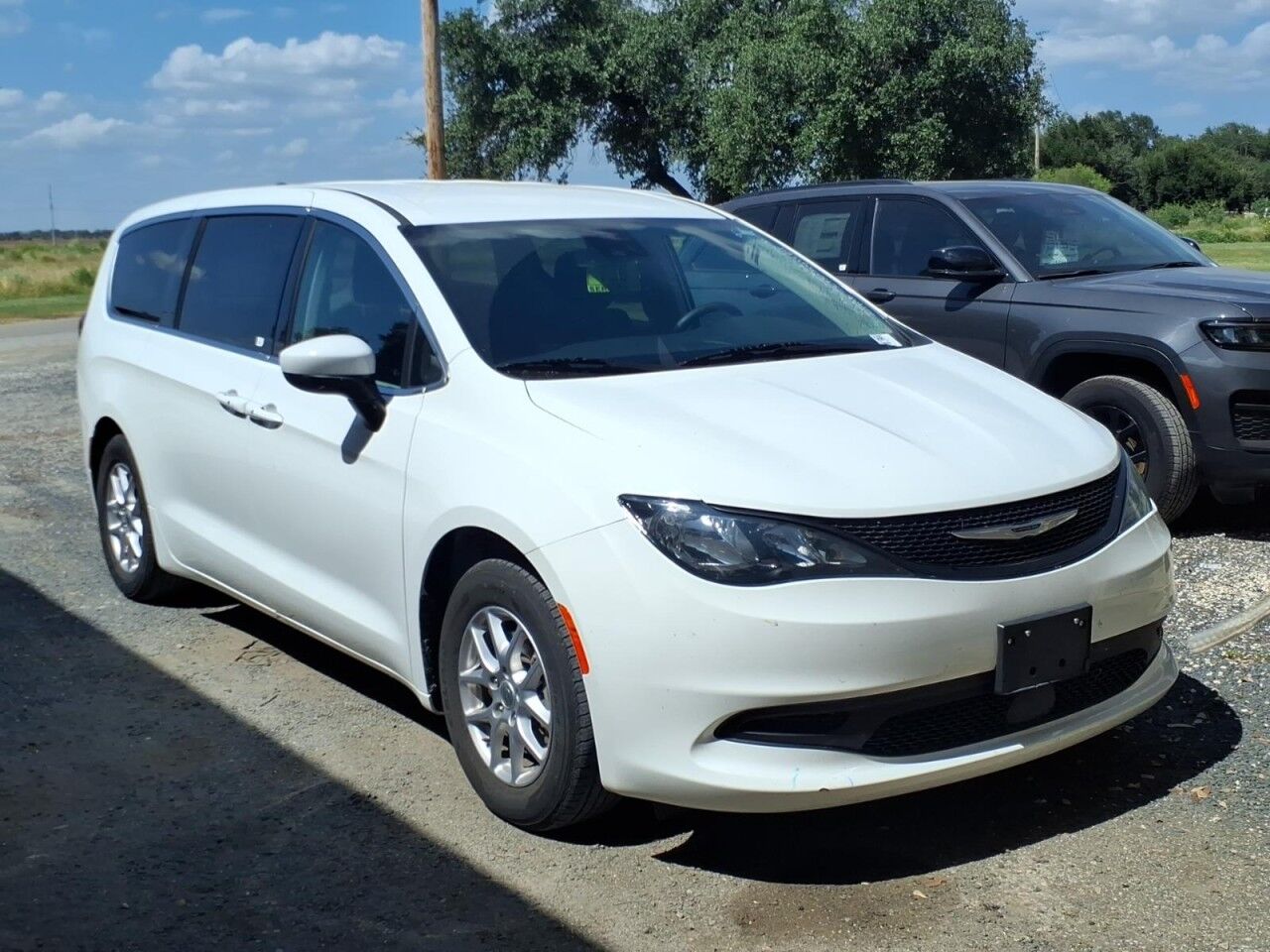 2023 Chrysler Voyager (fleet-only) LX