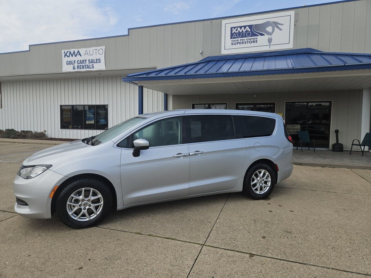 2023 Chrysler Voyager (fleet-only) LX Marietta OH