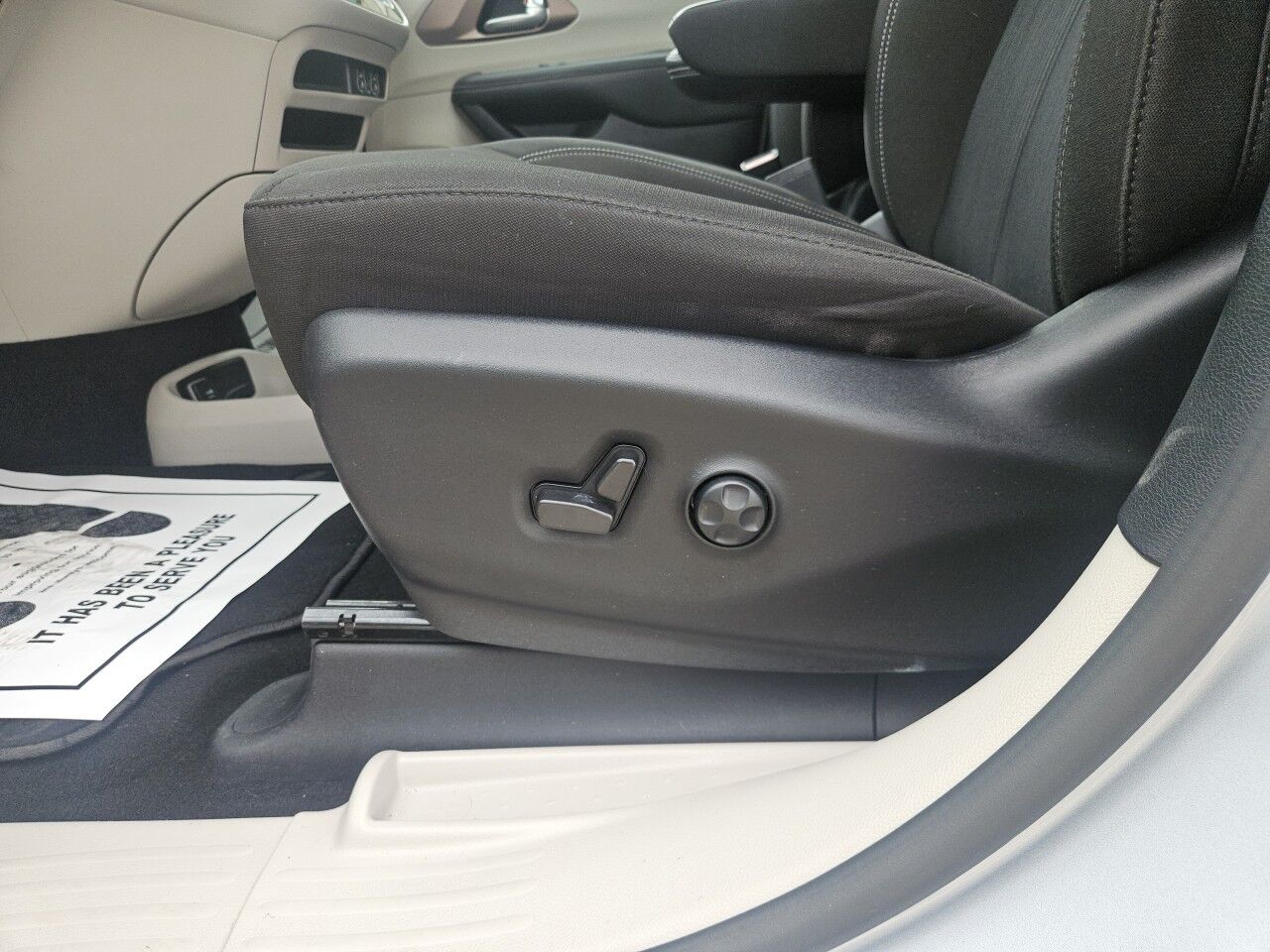 2023 Chrysler Voyager (fleet-only) LX Marietta OH