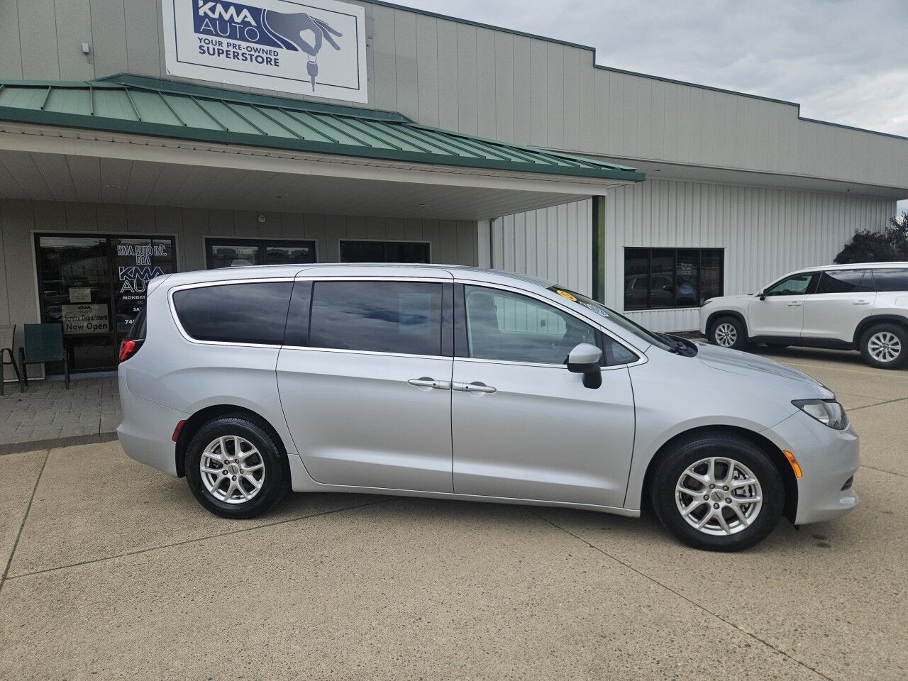 2023 Chrysler Voyager (fleet-only) LX Marietta OH