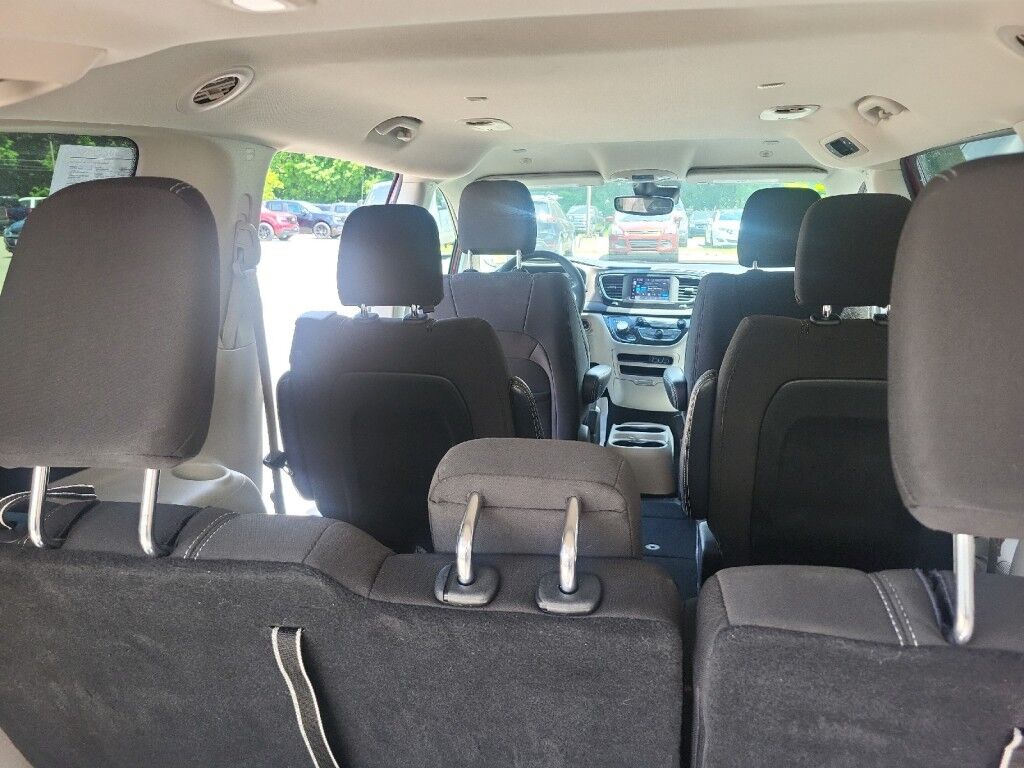 2023 Chrysler Voyager (fleet-only) LX Vestal NY