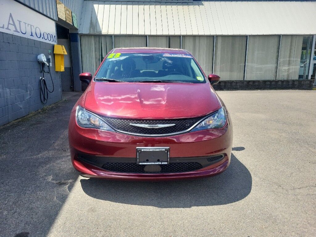 2023 Chrysler Voyager (fleet-only) LX Vestal NY