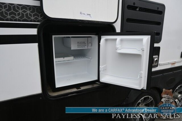 2023 Coleman Dutchmen 2935BH Anchorage AK