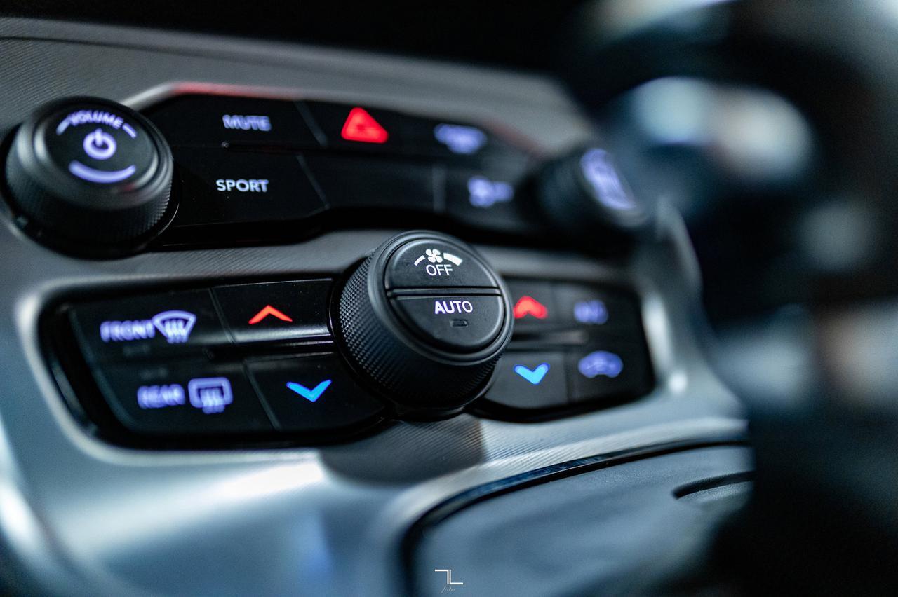 2023 Dodge Challenger AWD SXT Nav BCam Red Deer AB