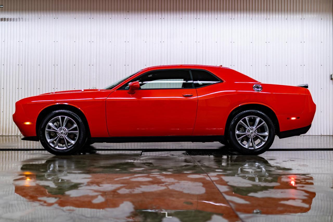 2023 Dodge Challenger AWD SXT Nav BCam Red Deer AB