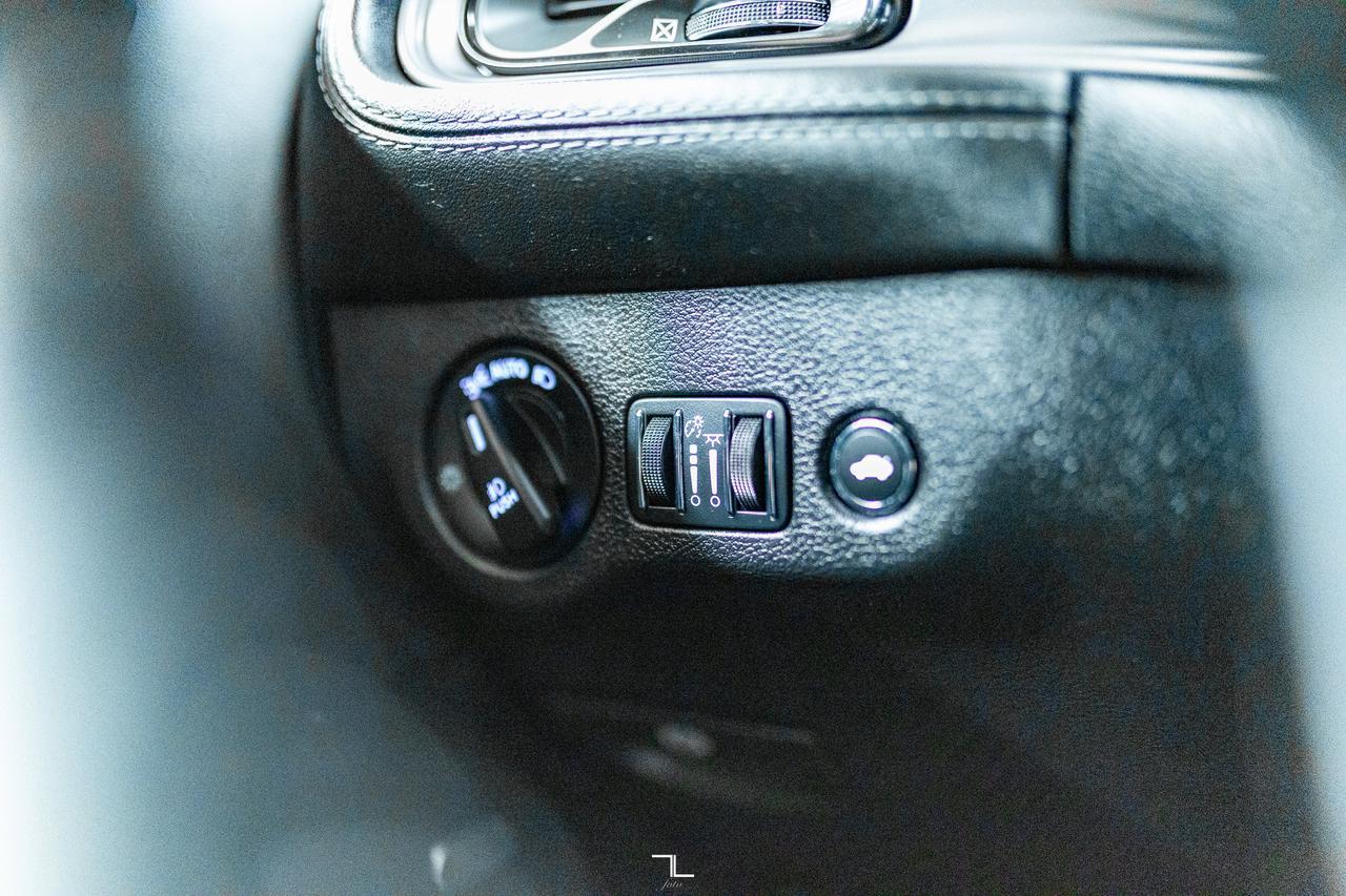 2023 Dodge Challenger R/T Plus Manual Leather Roof Nav Red Deer AB