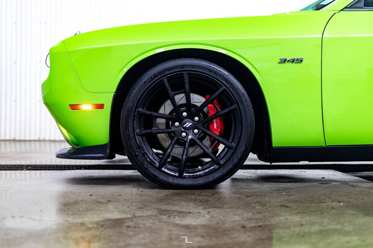 2023 Dodge Challenger R/T Shaker Leather Roof Nav BCam Red Deer AB