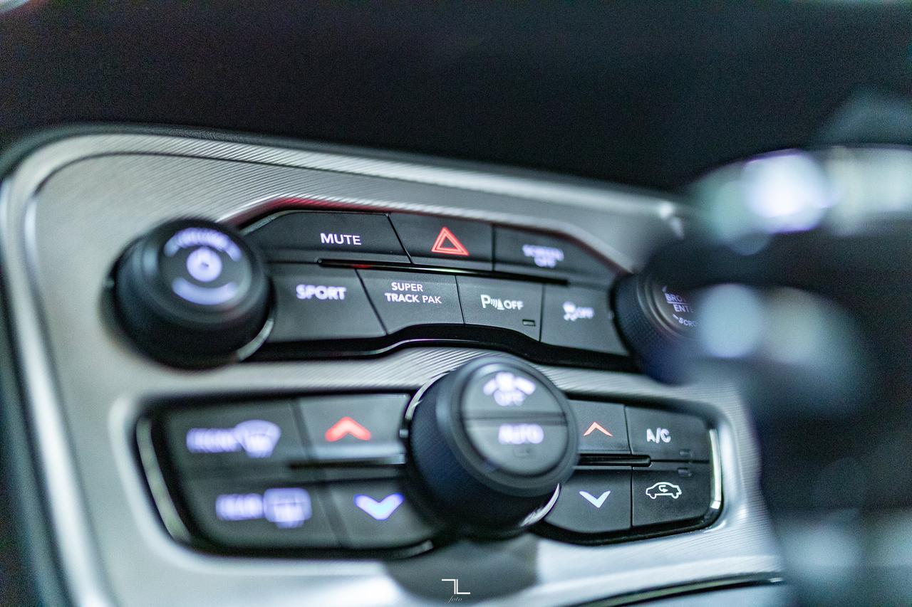 2023 Dodge Challenger R/T Shaker Leather Roof Nav BCam Red Deer AB