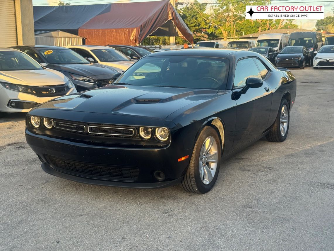 2023 Dodge Challenger SXT Coupe 2D