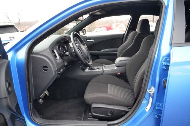 2023 Dodge Charger R/T / Harman Kardon Audio / Heated Seats / 5.7L V8! High Point NC