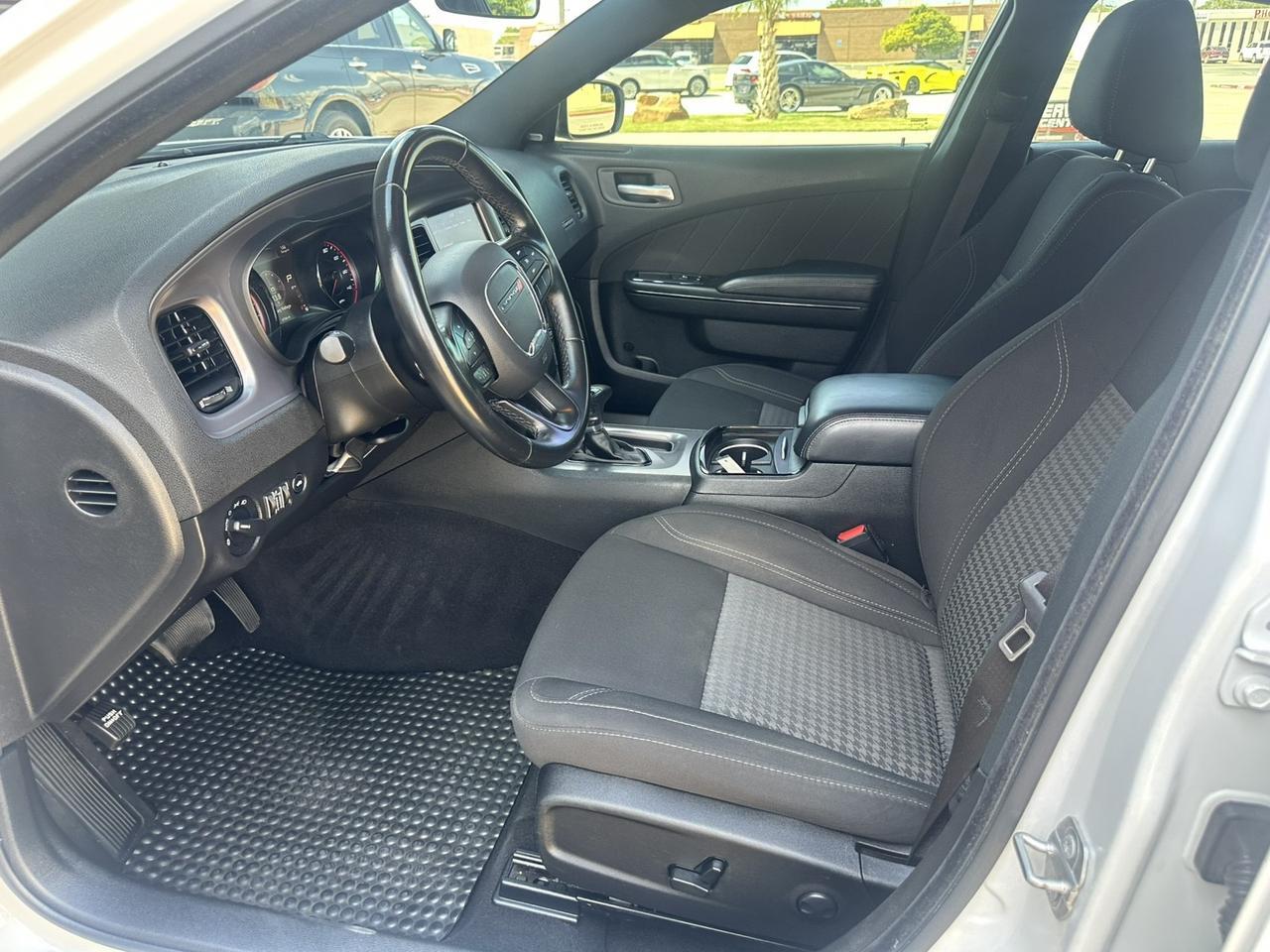 2023 Dodge Charger SXT photo 10