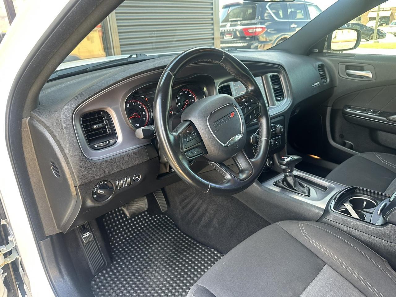 2023 Dodge Charger SXT photo 11