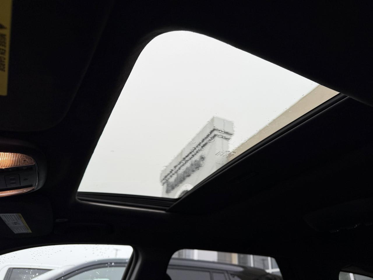 2023 Dodge Durango R/T Hemi Orange AWD | Low KMs | V8 | 6 Passenger | Sunroof | NAV | Heated Vented Seats Redwater AB