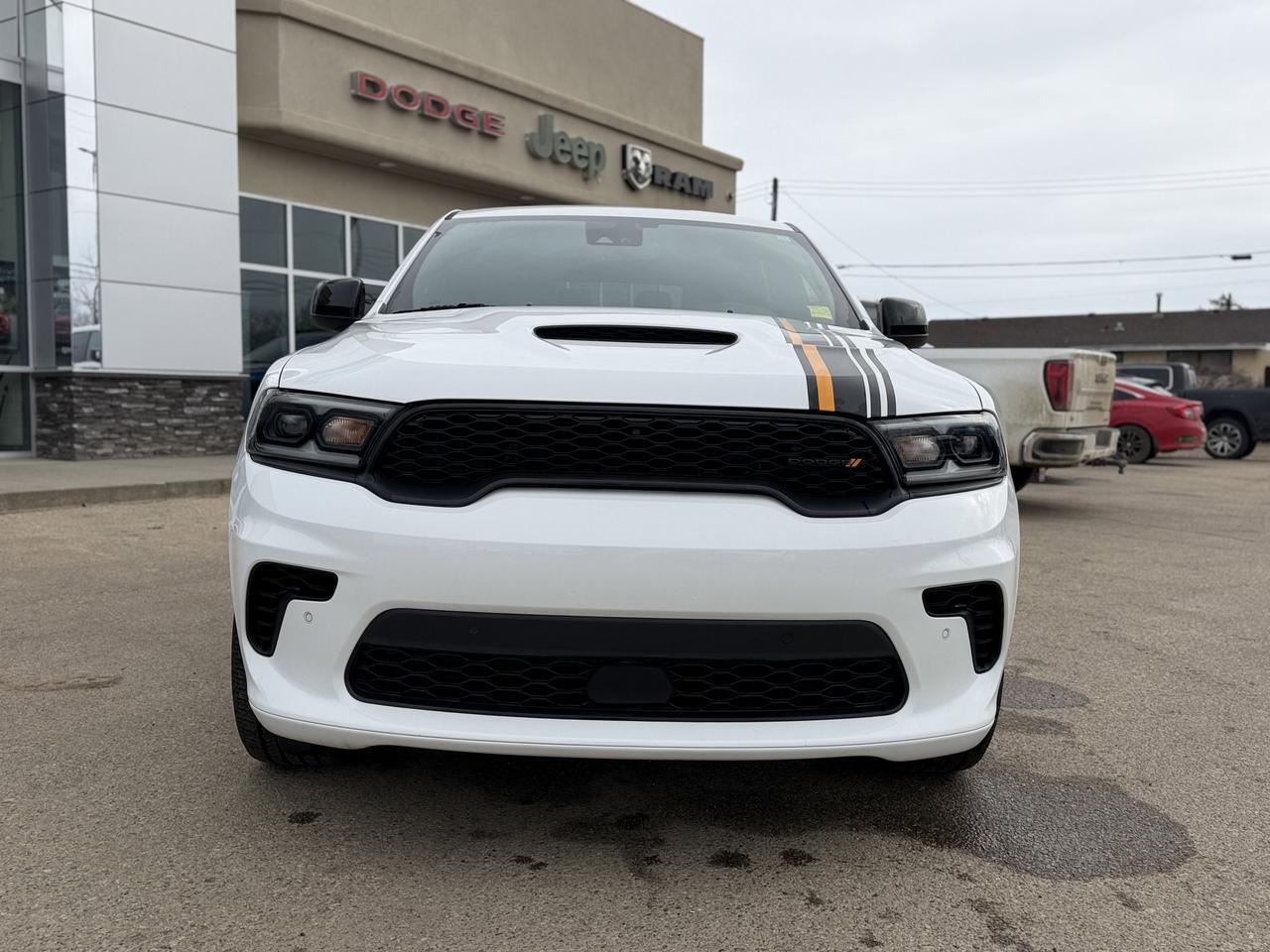 2023 Dodge Durango R/T Hemi Orange AWD | Low KMs | V8 | 6 Passenger | Sunroof | NAV | Heated Vented Seats Redwater AB
