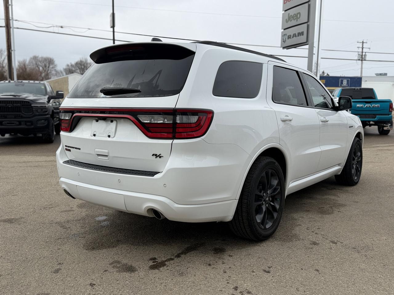 2023 Dodge Durango R/T Hemi Orange AWD | Low KMs | V8 | 6 Passenger | Sunroof | NAV | Heated Vented Seats Redwater AB