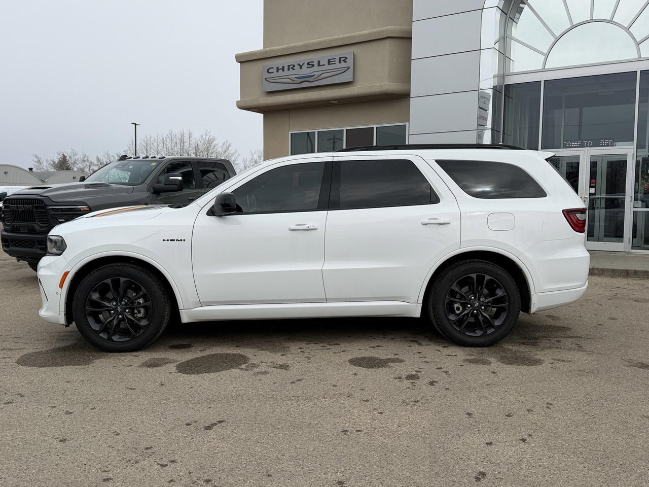 2023 Dodge Durango R/T Hemi Orange AWD | Low KMs | V8 | 6 Passenger | Sunroof | NAV | Heated Vented Seats Redwater AB